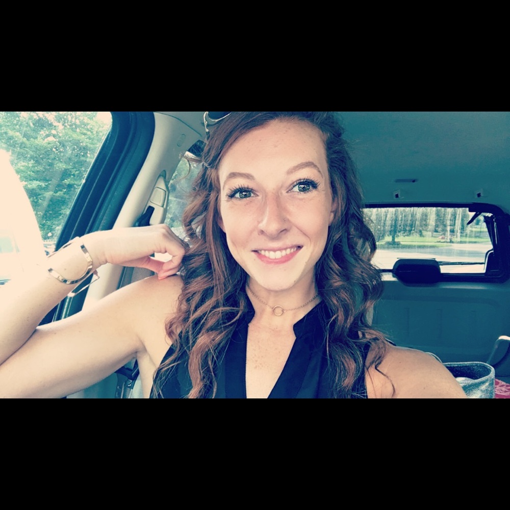 Meet your Posher, Elise