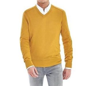 Banana Republic Silk Linen V-Neck, Large, Mustard.