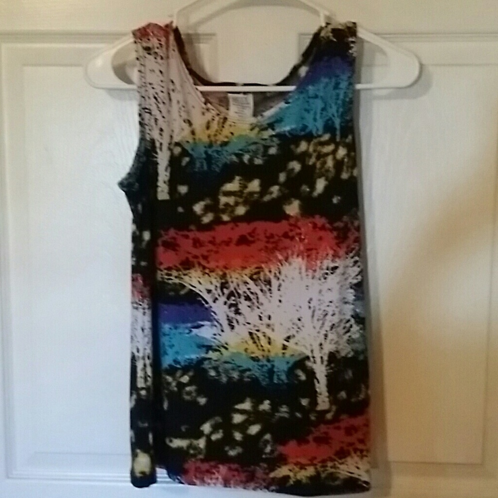 Colorful lightweight tee