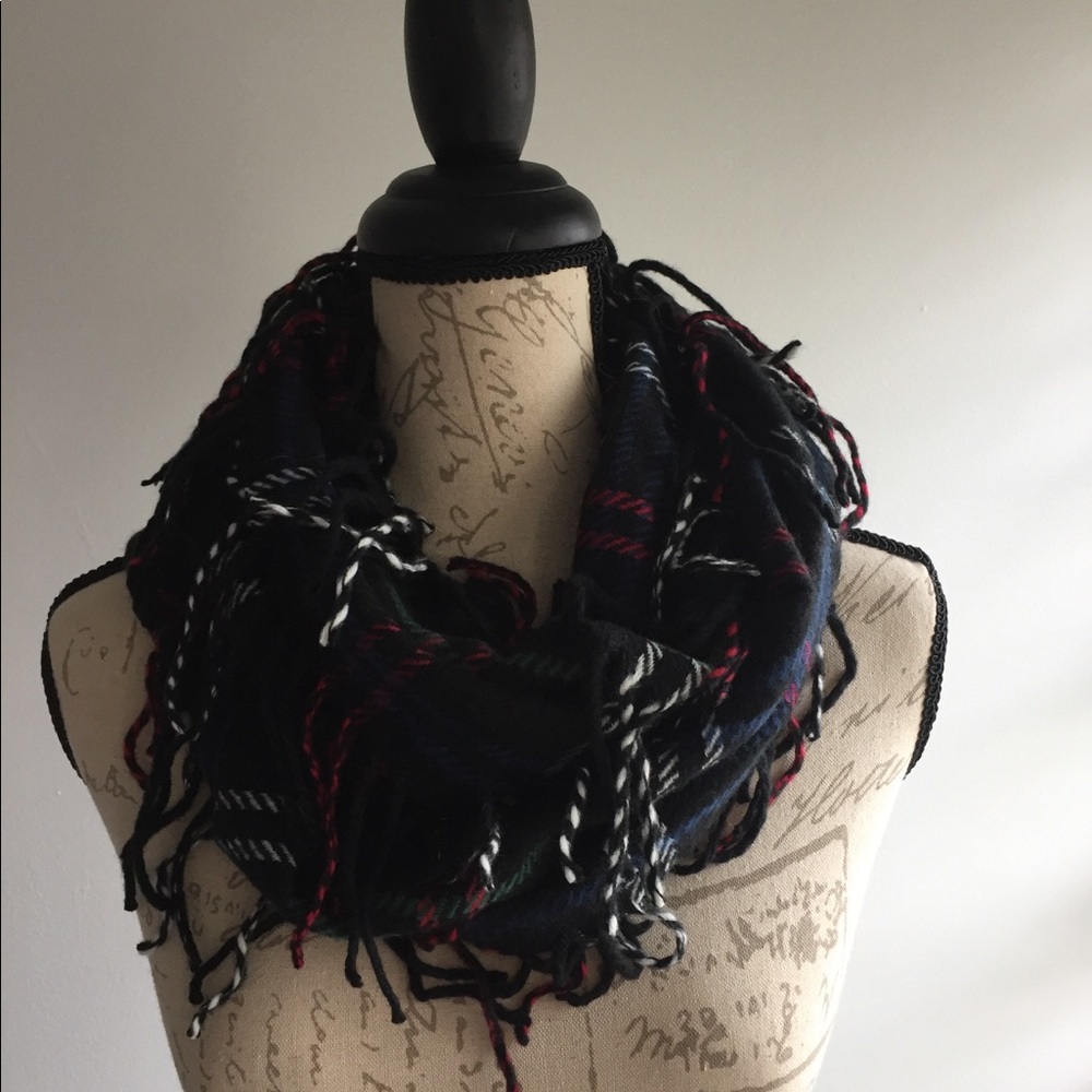 Cejon plaid infinity loop scarf