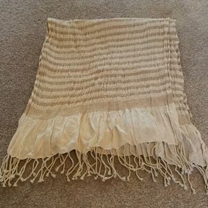 Long stretchy scarf with fringes