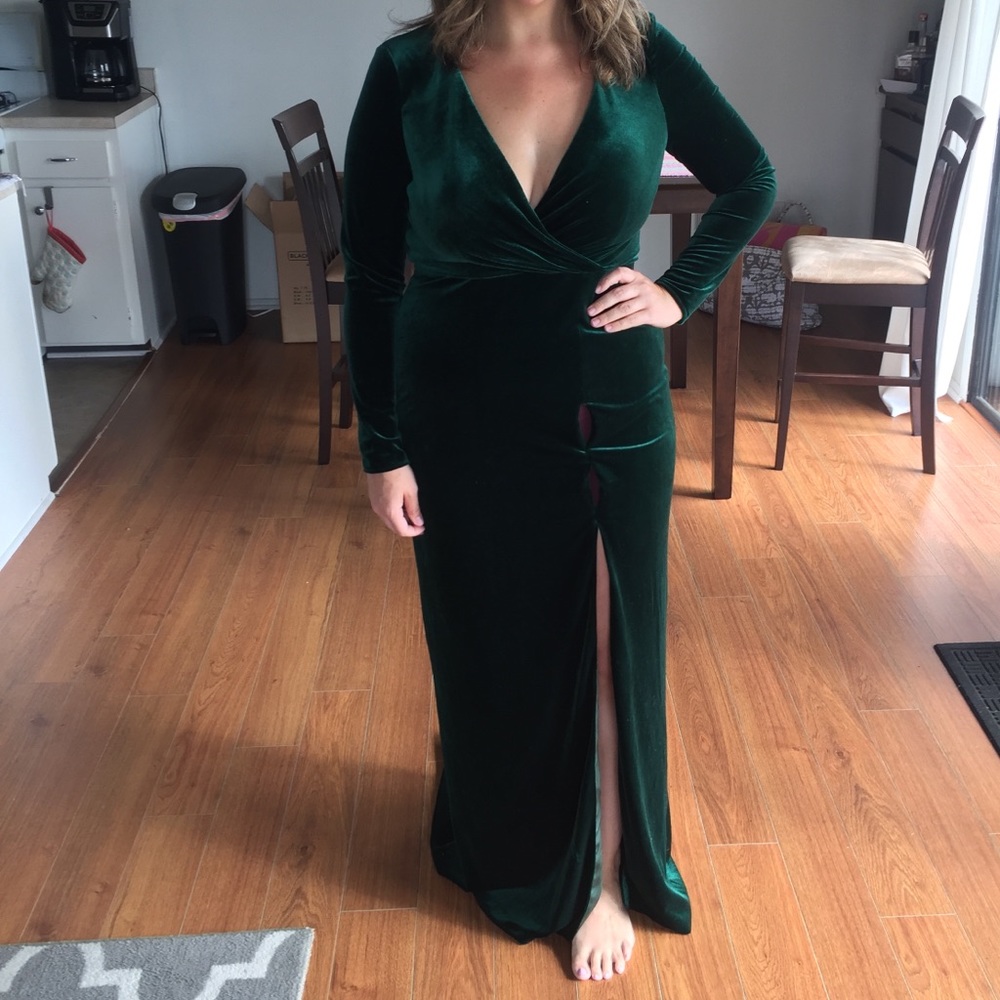 Green velvet long sleeve dress