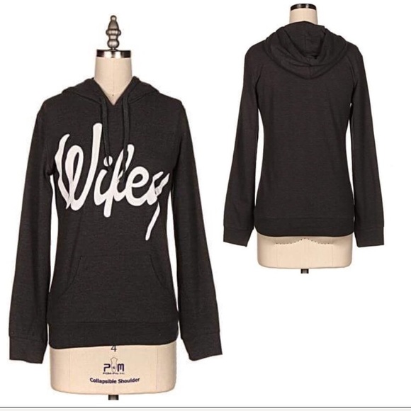 Black Wifey sweatshirt! - Picture 3 of 3