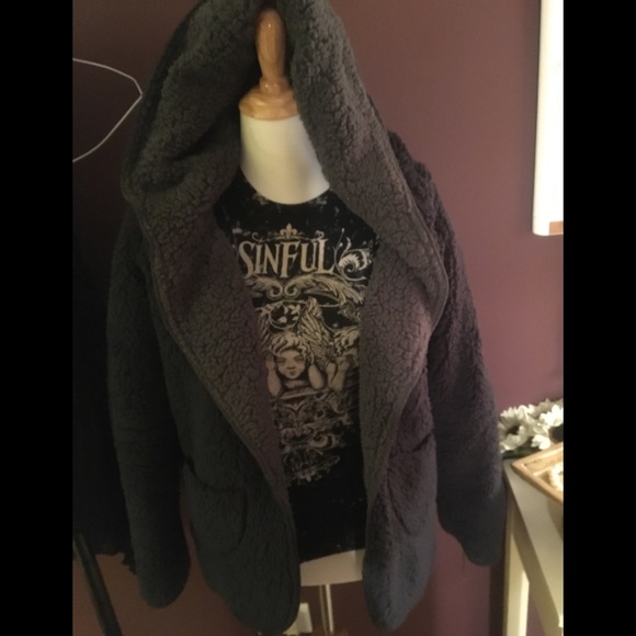 Coat - Picture 1 of 4