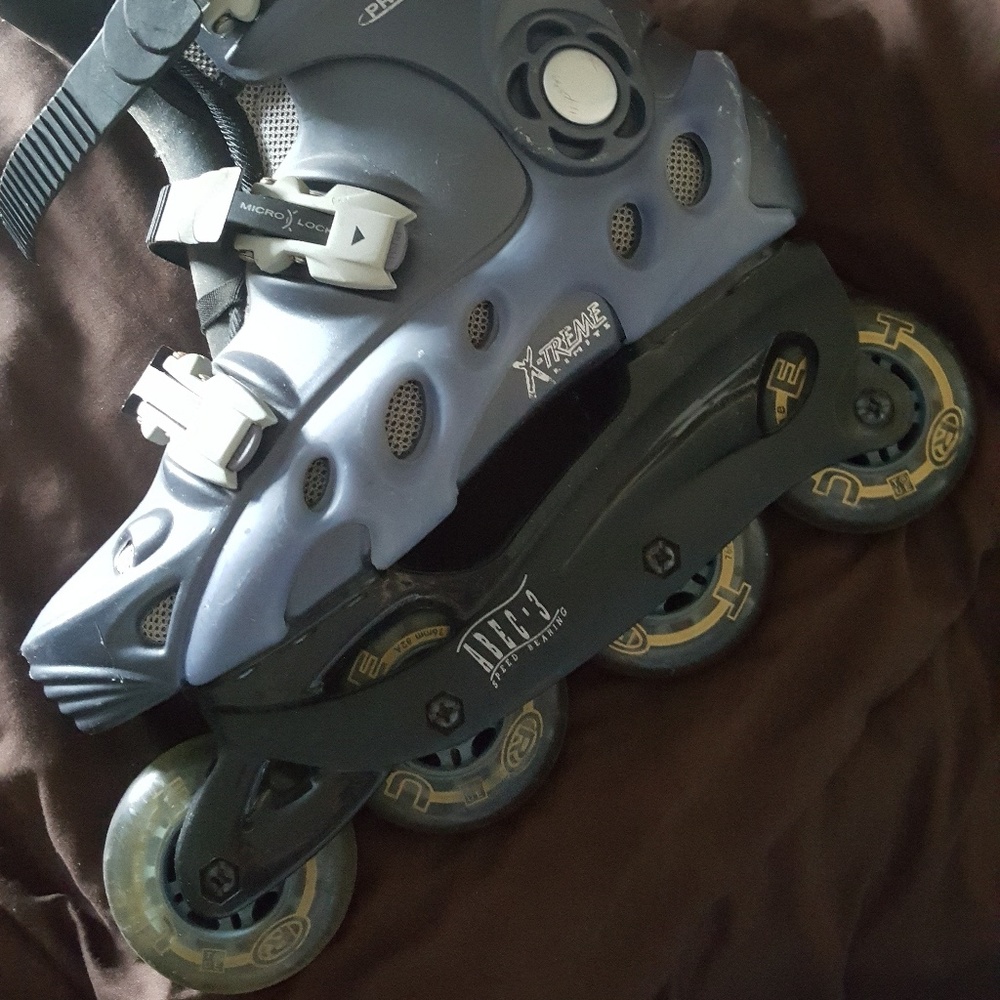 Roller blades