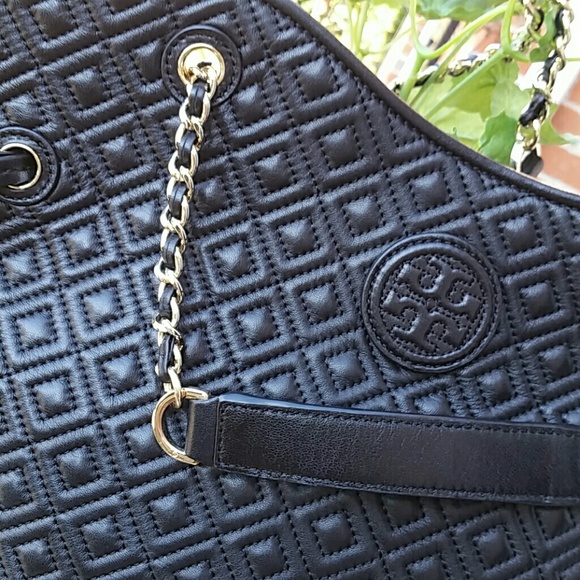 Tory Burch marion quilted slouchy tote - Picture 2 of 7