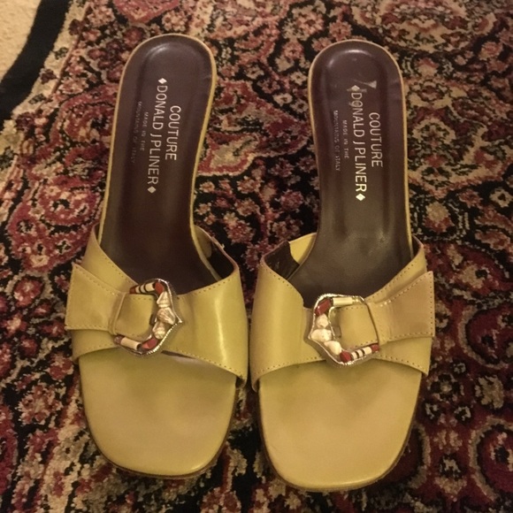 Sandals - Picture 1 of 2