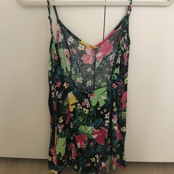 Floral romper with open back - Picture 2 of 2