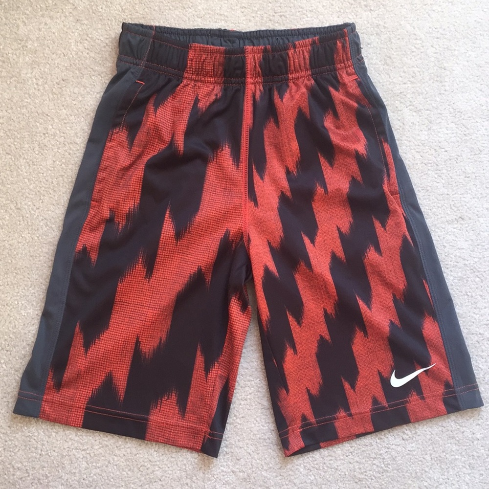 Boys Nike basketball shorts Small