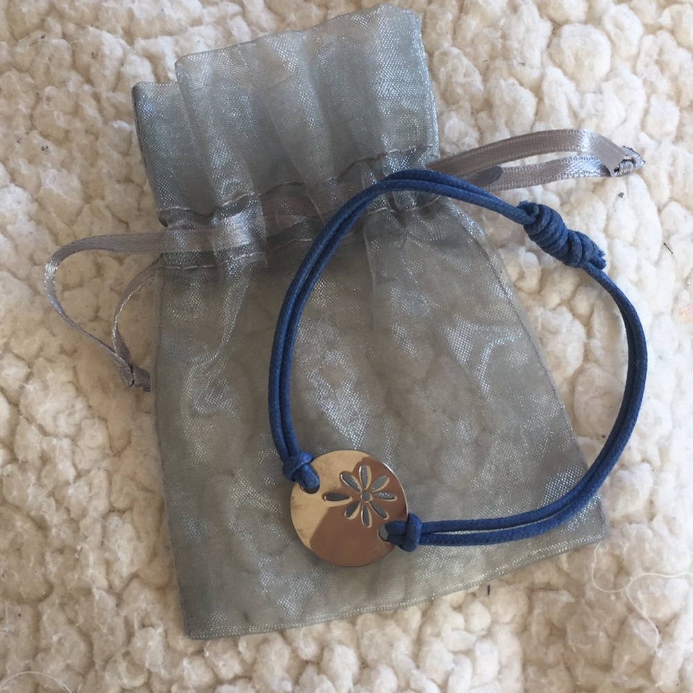NWOT - SILVER BRACELET
