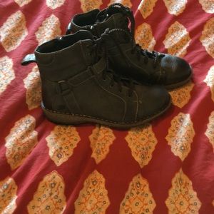 Born Crown ankle boots 8.5