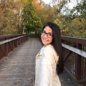 Meet your Posher, Kelly