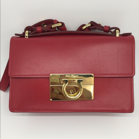 ❌SOLD❌Salvatore Ferragamo Aileen Mini Cross - Picture 3 of 8