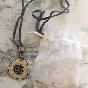 NWOT NECKLACE