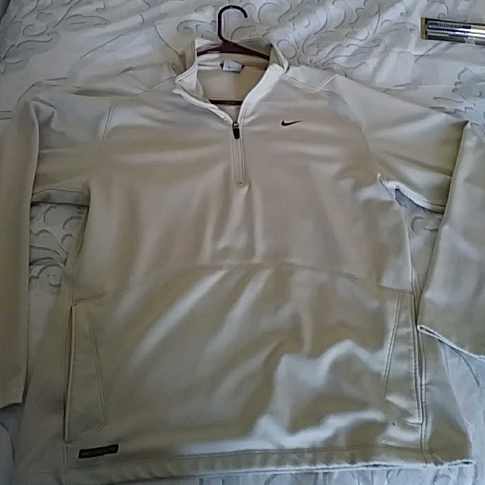 Nike pull over half zip