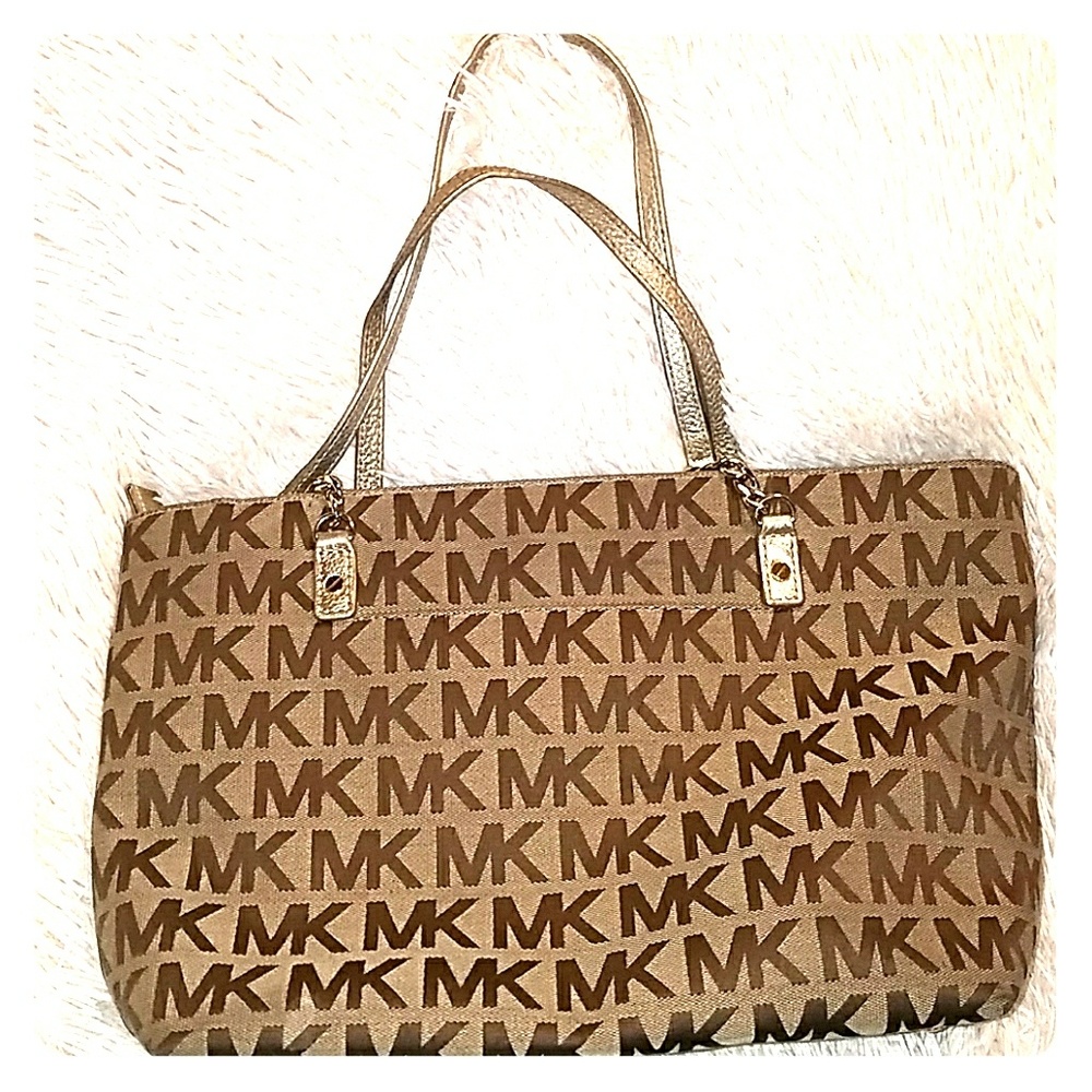 Michael Kors monogram bag. Jetset