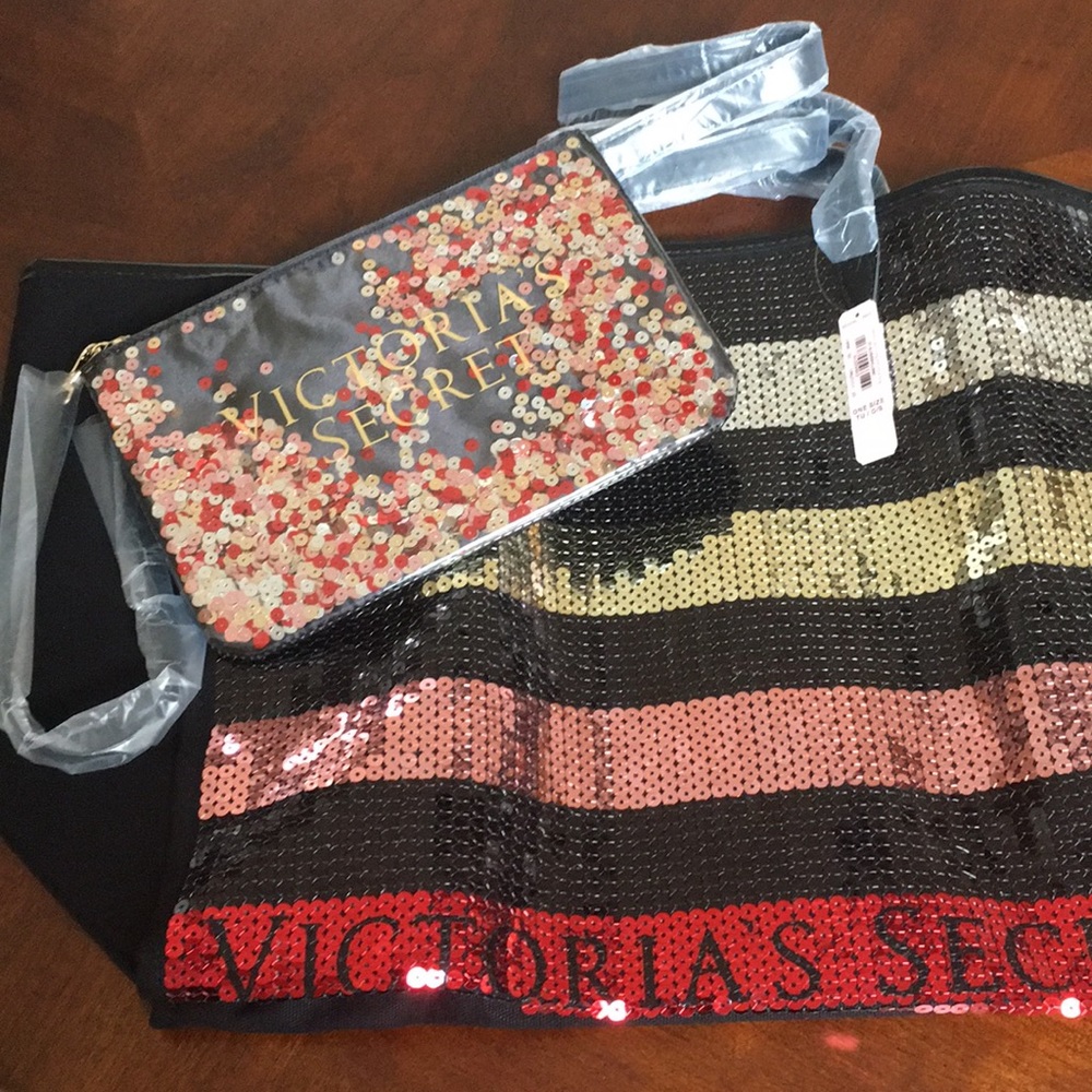 VS overnight & matching cosmetic bag 2017