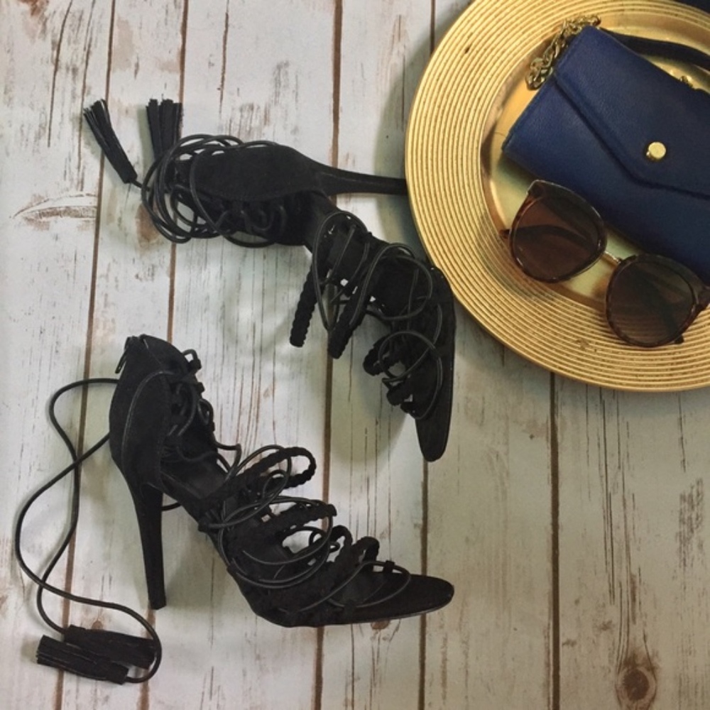 LastNIB Missguided Ultra Strappy Tassel Heel