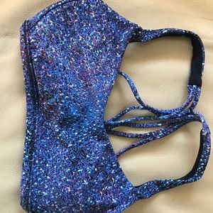 Lululemon sports Bra