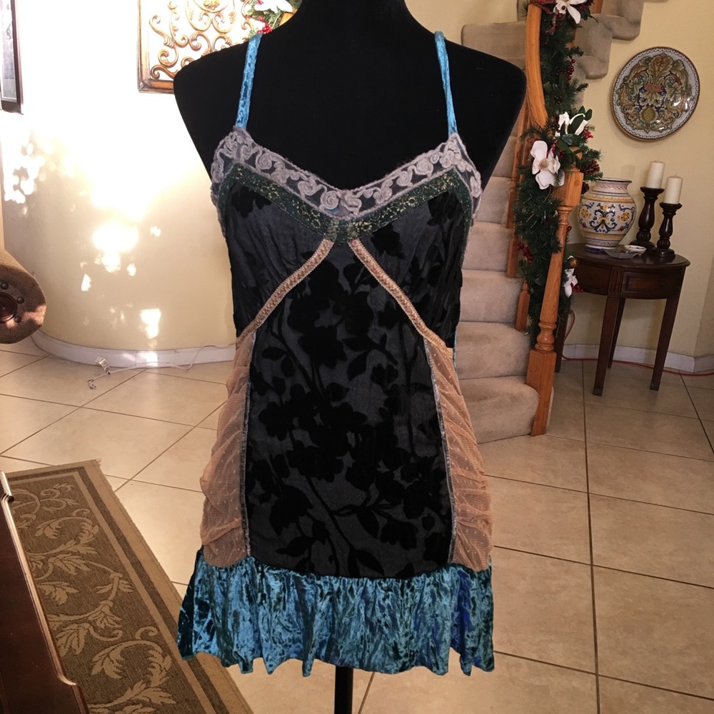 Anzelhazelhazelhaze top