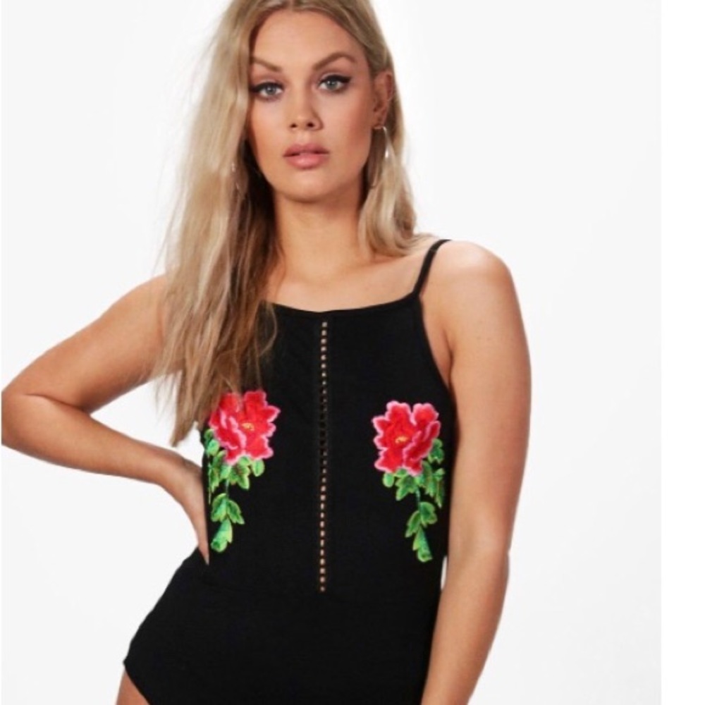 booHoo Plus Abbie Embroidered Floral Bodysuit