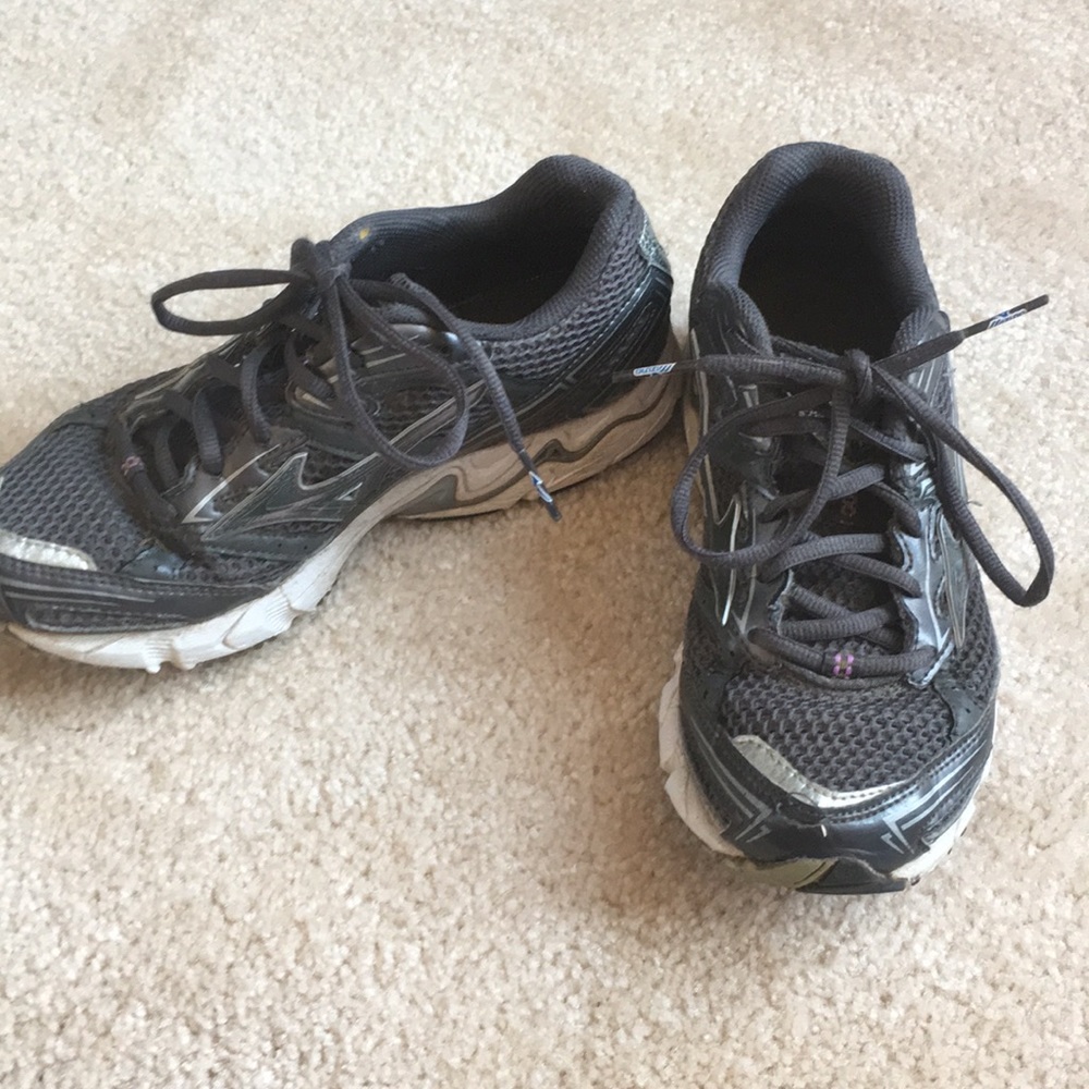 Mizuno running shoes