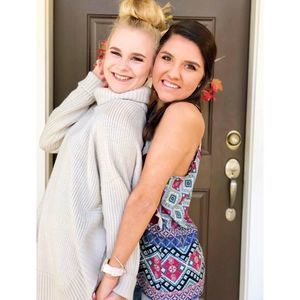 Meet your Posher, Elise