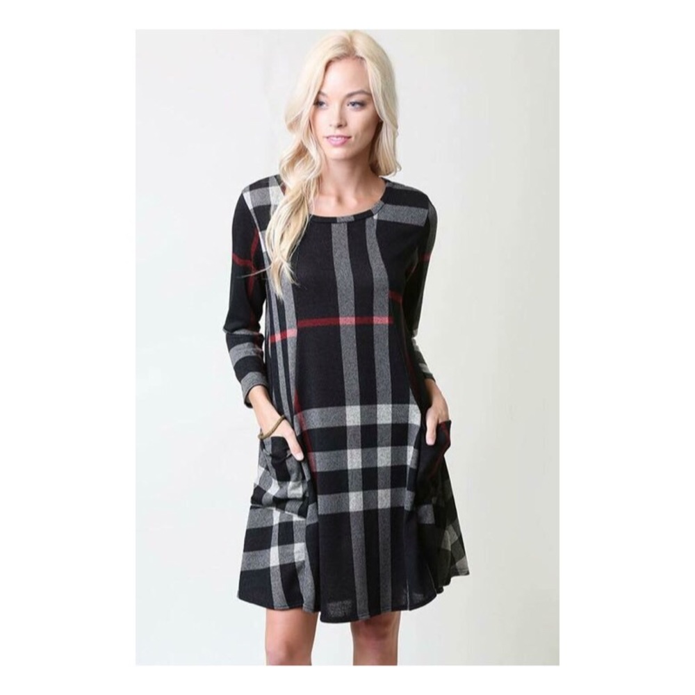 Black plaid dress with pockets!