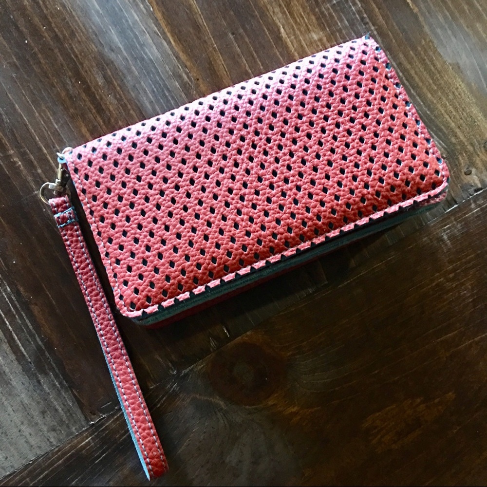 ***SOLD**Mundi West Port Wristlet Clutch