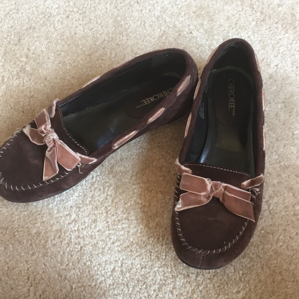 Leather moccasin flats