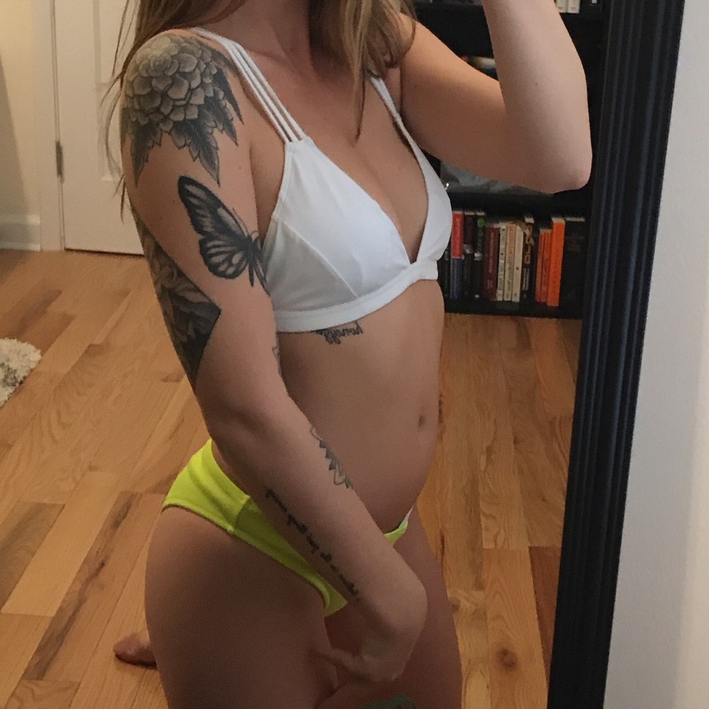 victoria secrets bikini bottoms
