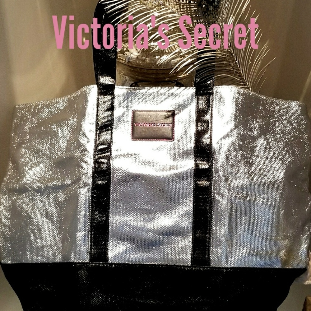PRICE DROP!🔥Victoria's Secret  Zippered Tote Bag