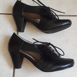 Chelsea Crew oxford heels