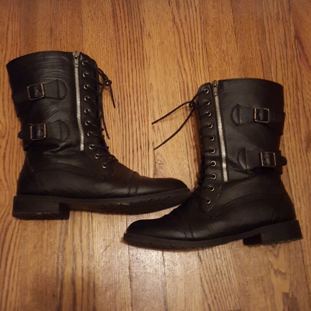 Combat boots