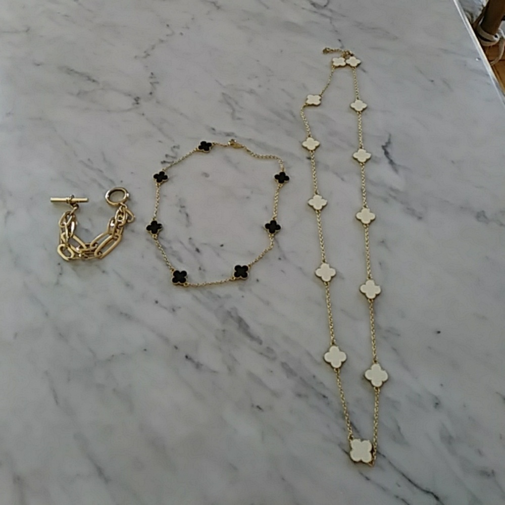 Bundle of jewelry