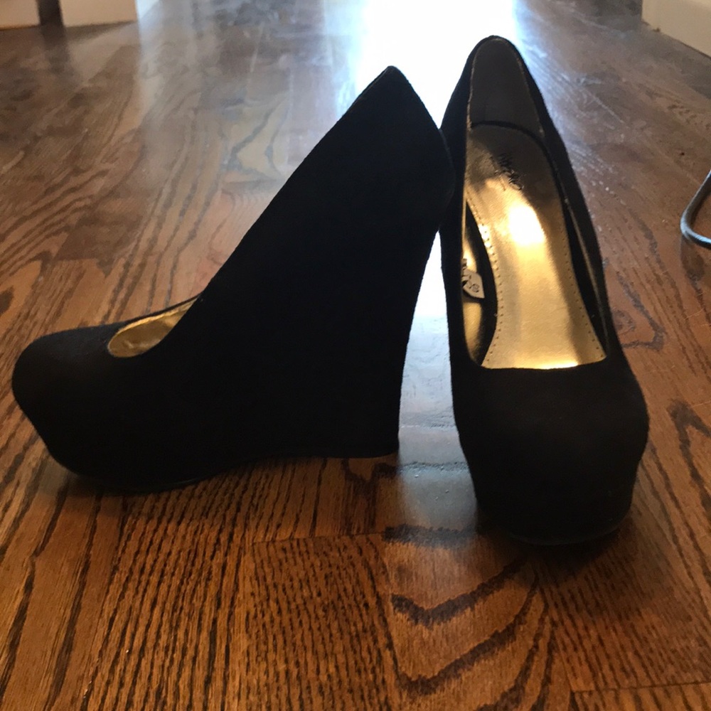 Mossimo black wedge shoes