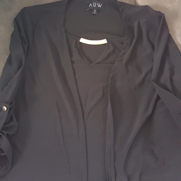 Blk and gold top. Only worn once - Picture 3 of 3