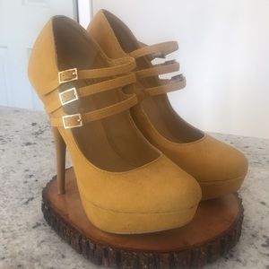 Shoedazzle Triple Strap Pumps