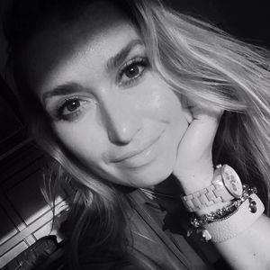 Meet your Posher, Hilary