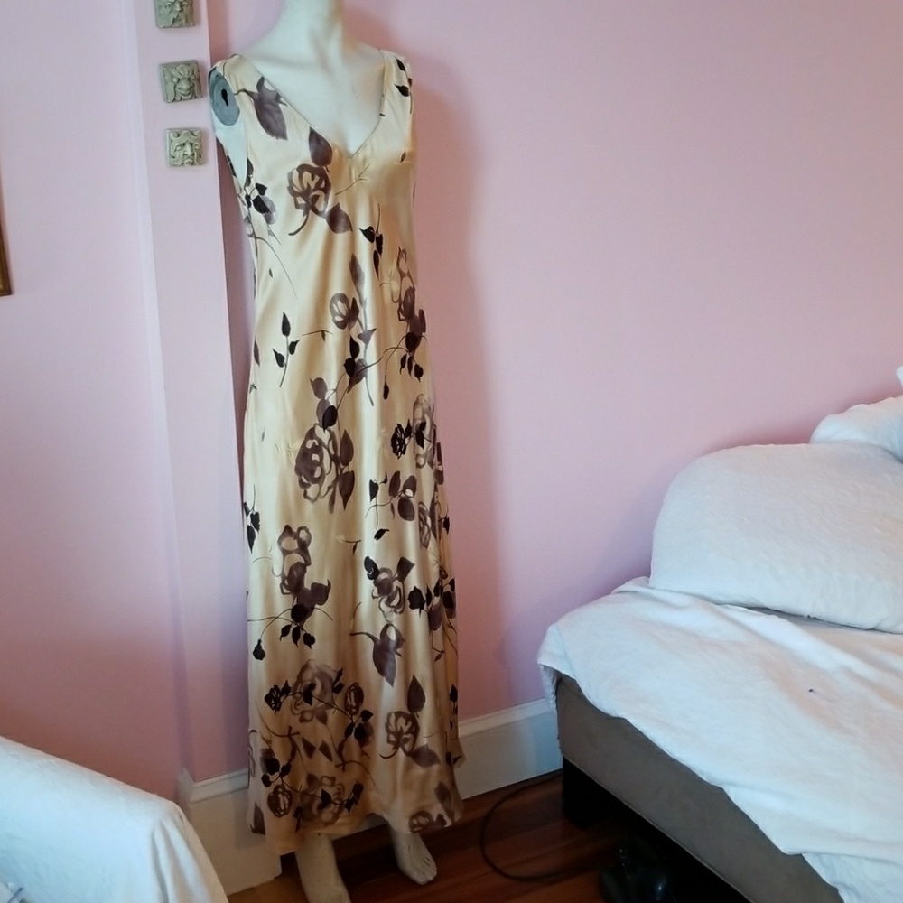 Cerie 100 silk maxi size medium