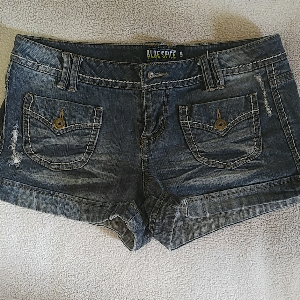 Shorts - Picture 2 of 8