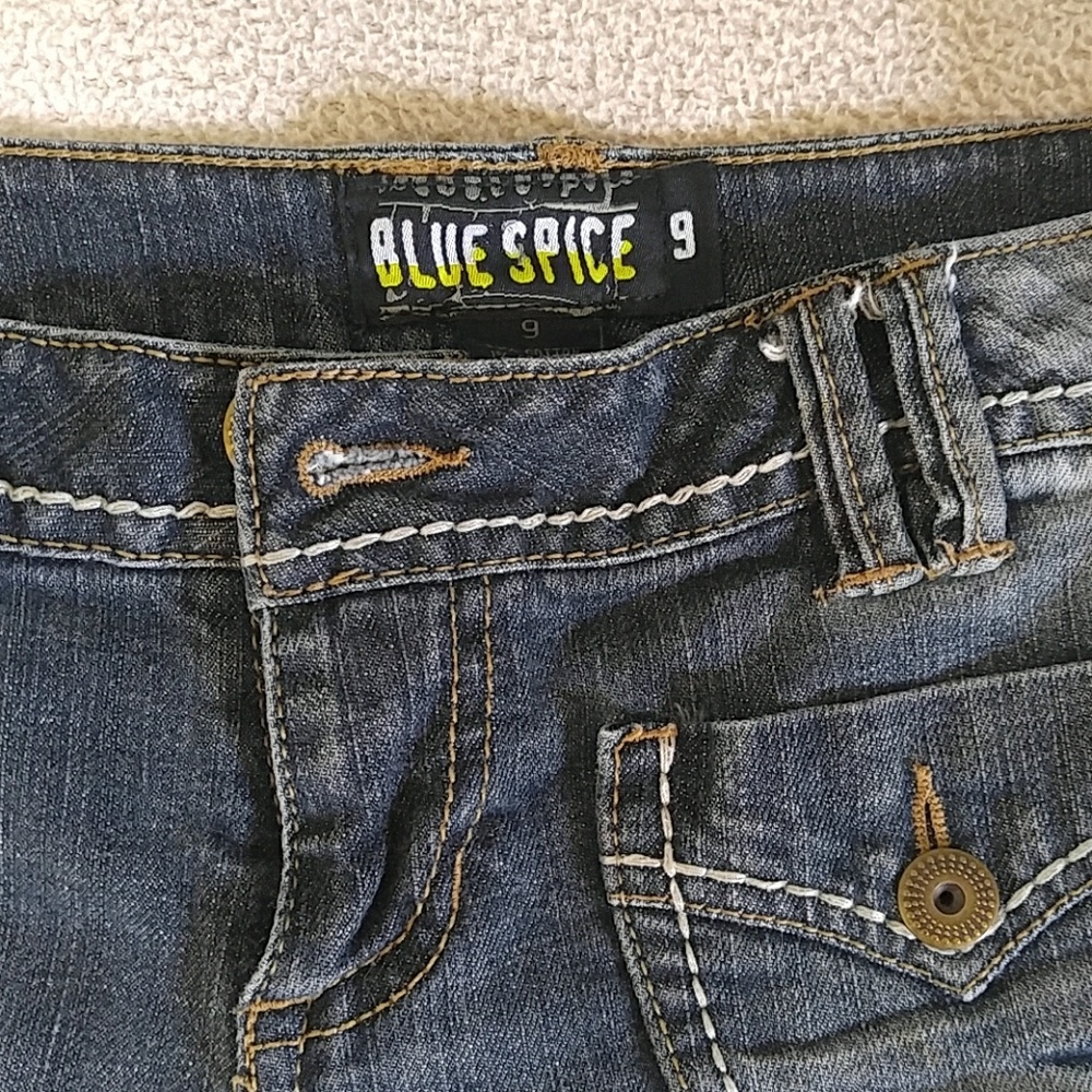 Shorts - Picture 4 of 8