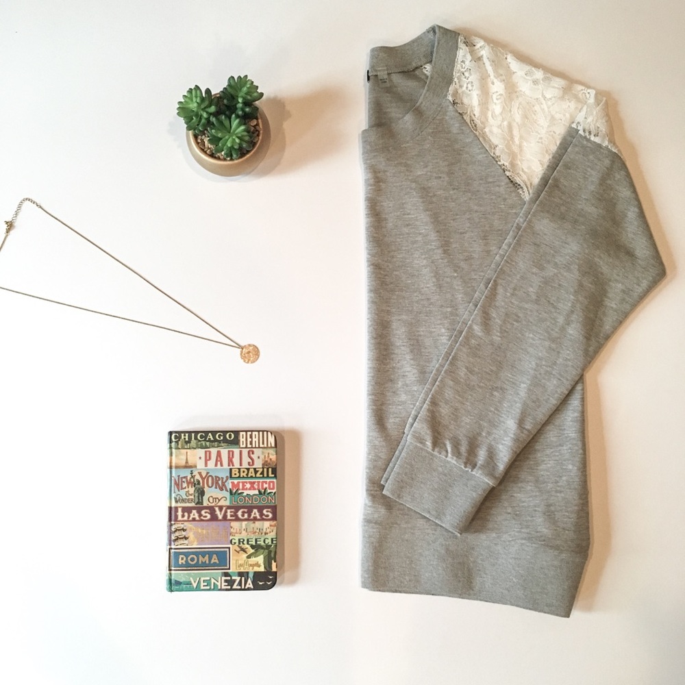 •VERVE AMÍ• Sweater w/ Lace Shoulders