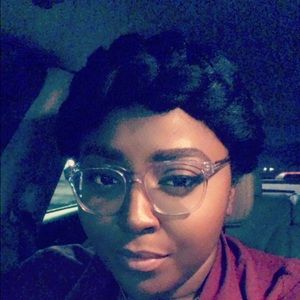 Meet your Posher, Erian