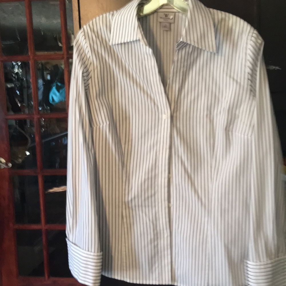 Worthington stretch  blouse with cuff sleeves
