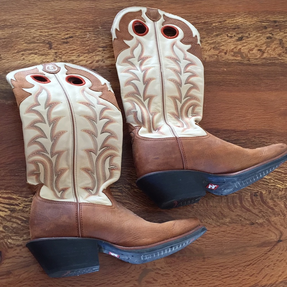 Tony Lama boots, in excellent condition.