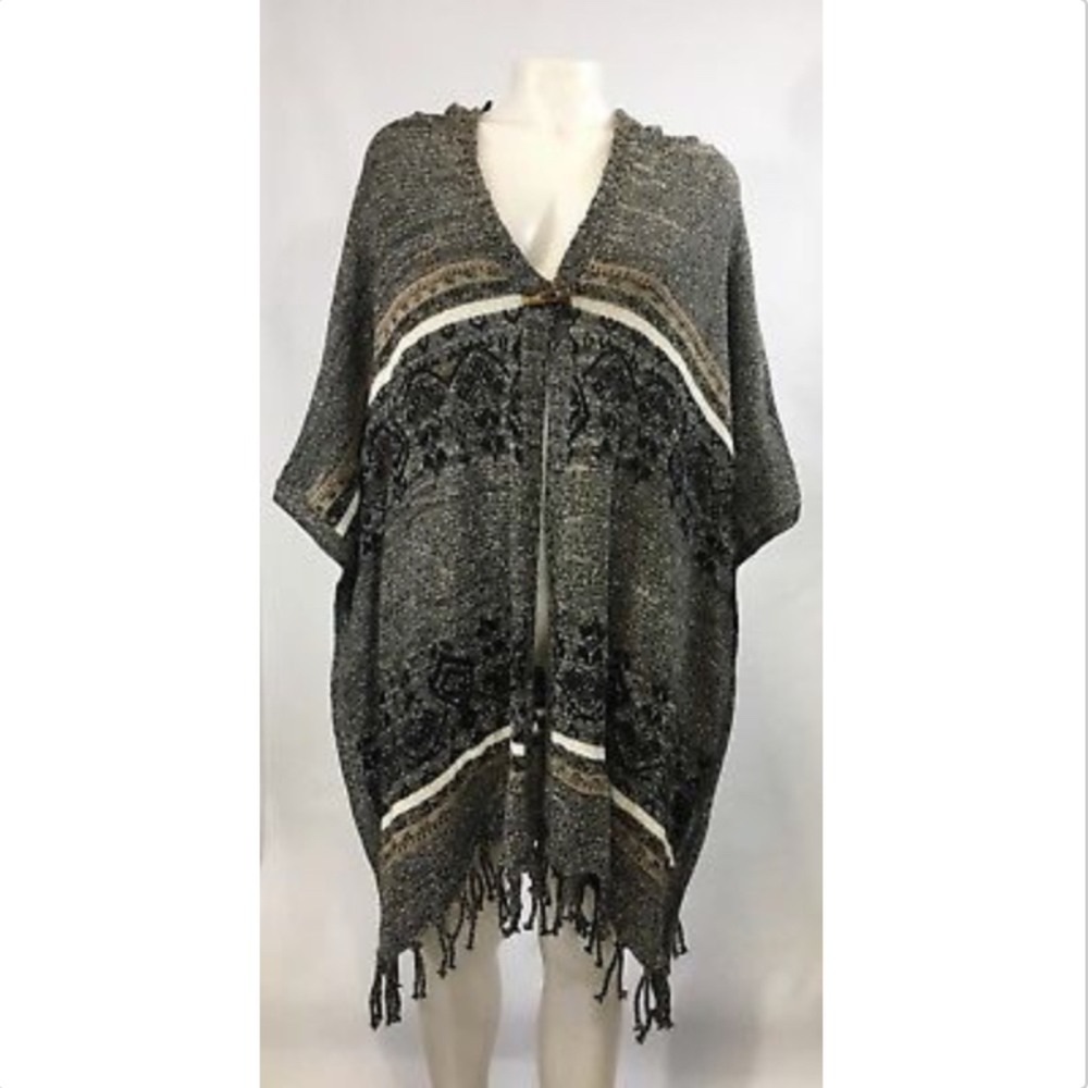 Fringe Benefits Plus Size 2X Poncho Toggle Button