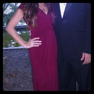 Vera Wang . Cranberry Red . Long Formal Gown . Sz4