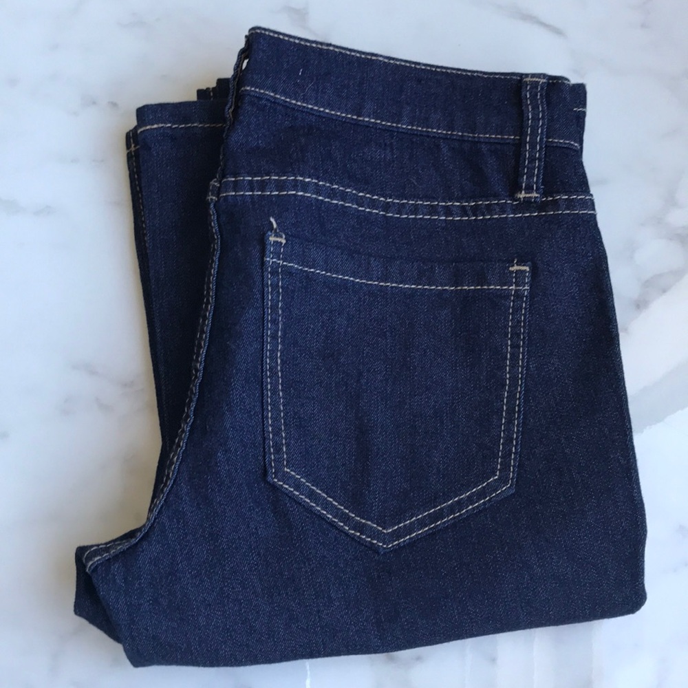 NWOT Forever 21 Bellbottom Dark Blue Jeans