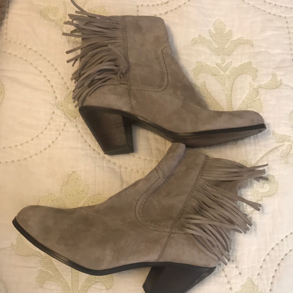 Sam Edelman booties. Grey. Suede. 9.5. Fringe